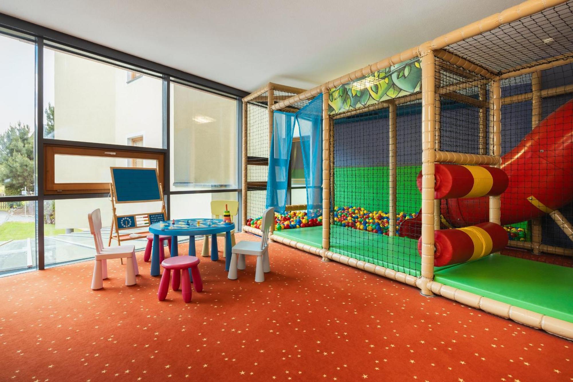 ריד אים אוברינטל Neueroeffnung Miaflor Familien- & Aktivresort מראה חיצוני תמונה